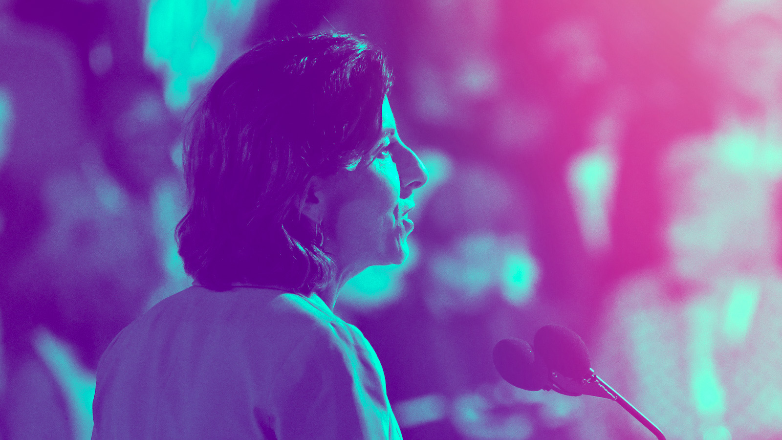 La secretaria de Comercio de EU, Gina Raimondo, durante su participación en la convención del partido demócrata, en agosto. [Foto: AFP]