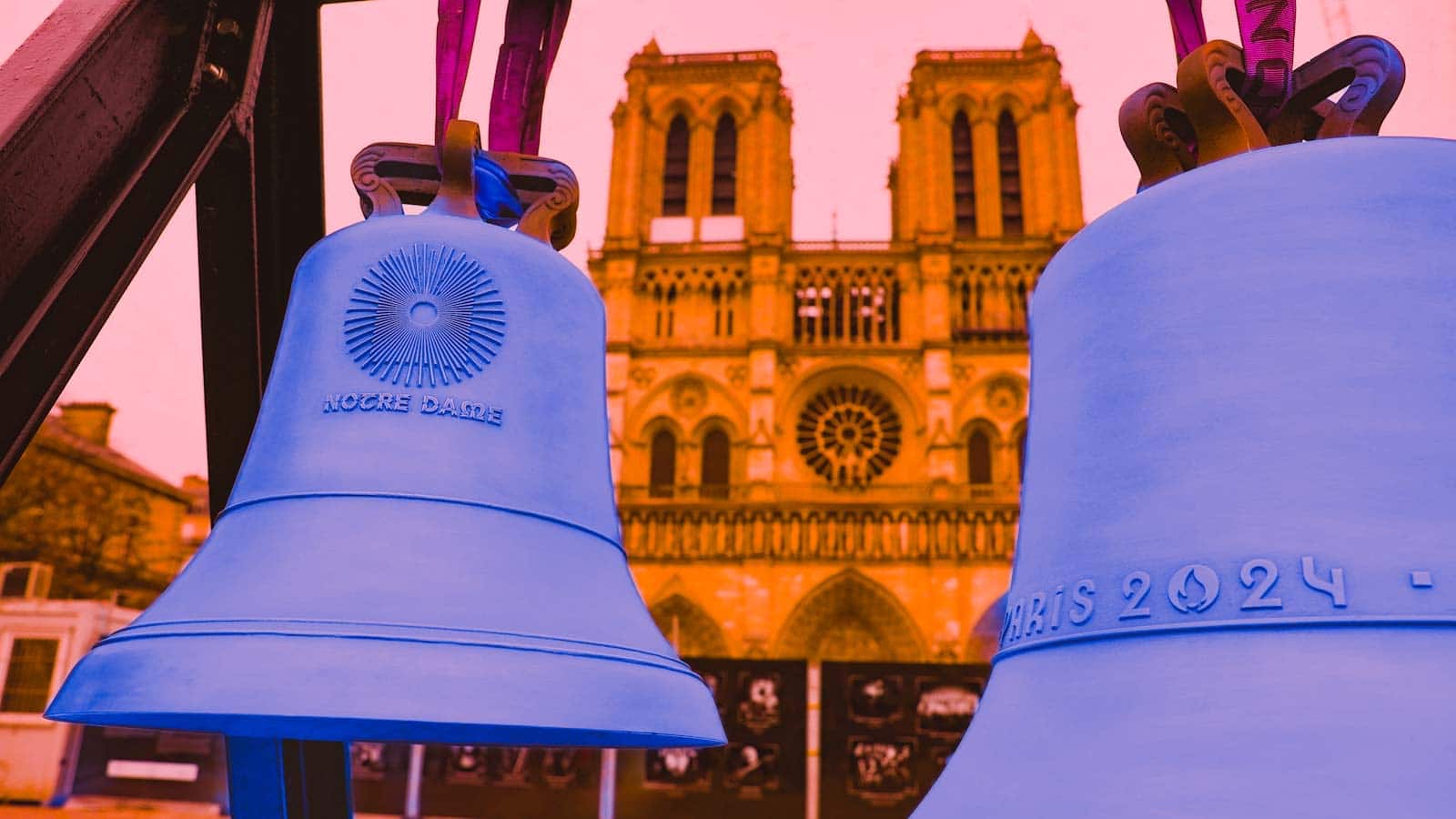 Vuelven a sonar las campanas de Notre Dame en París tras incendio de 2019